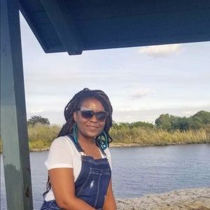 Meet your Posher, Stacy